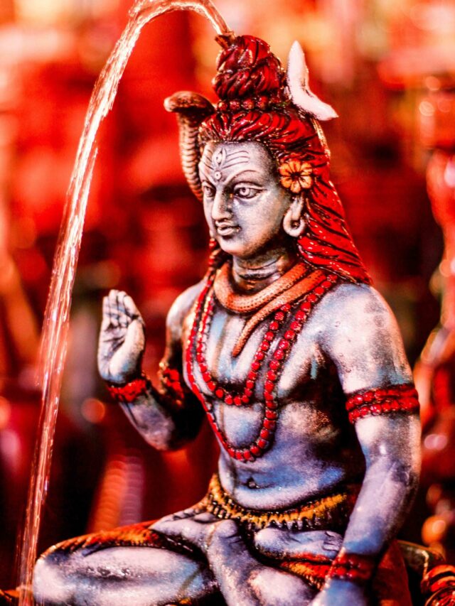 शिवरात्रि मे  ऐसे करे शिव पूजन मिलेगी सफलता